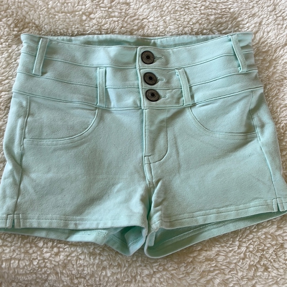 Comfy material shorts